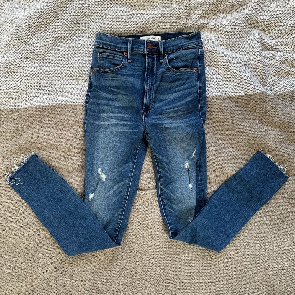 🚨SOLD🚨 Abercrombie & Fitch Ultra High Rise Super Skinny Jean